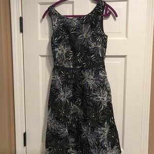 Beautiful special-occasion dress by Laundry for Shelli Segal